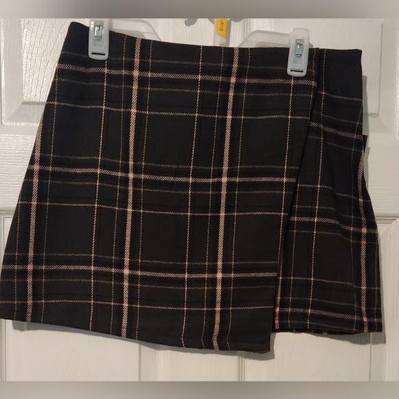 Plaid Skirt~NWT! - Picture 4 of 7